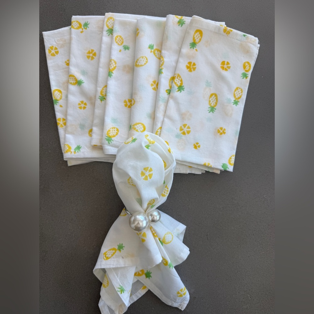 Vintage napkins pineapple print “means welcome “ , set of 8, NWOT